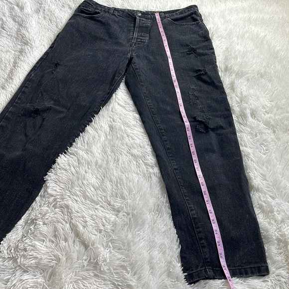 Forever 21 High Rise Mom Jeans - Picture 2 of 9